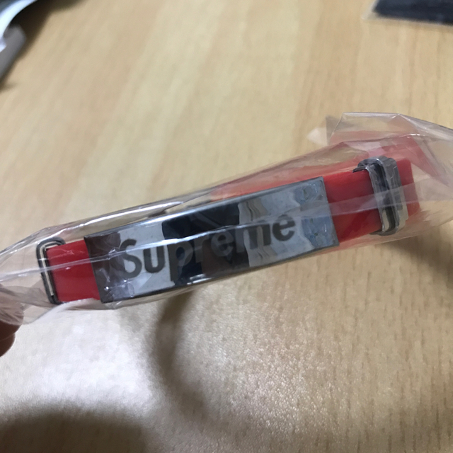 Supreme  シリコン　ブレスレット　赤　アクセサリー