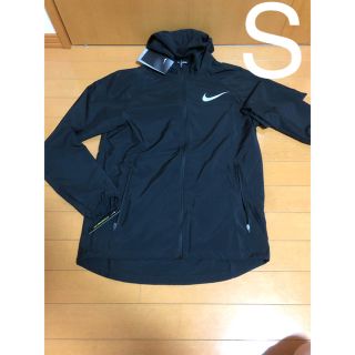 ナイキ(NIKE)のナイキ　エッセンシャルジャケット　Sサイズ　新品未使用品　ウインドブレーカー(ウェア)