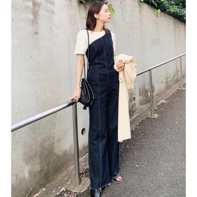 moussy(マウジー)の今季新作♡MOUSSY ONE SHOULDER DENIM JUMP SUIT レディースのパンツ(オールインワン)の商品写真