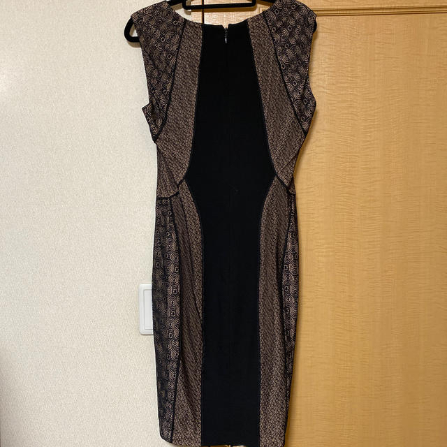 BCBGMAXAZRIA(ビーシービージーマックスアズリア)のBCBG ワンピース　中古　サイズ６ レディースのワンピース(ひざ丈ワンピース)の商品写真