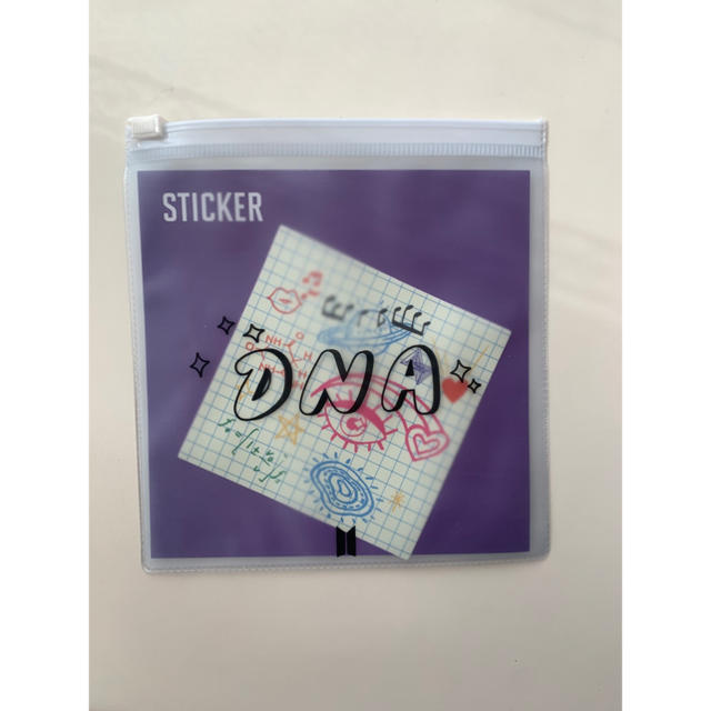 防弾少年団(BTS)(ボウダンショウネンダン)のDNA ステッカー BTS ポップアップ限定 エンタメ/ホビーのタレントグッズ(アイドルグッズ)の商品写真