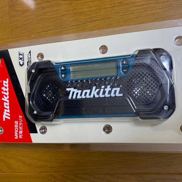 Makita(マキタ)のマキタ　充電式ラジオ　MR052 スマホ/家電/カメラのオーディオ機器(ラジオ)の商品写真