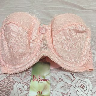 ダイアナ(DIANA)の🎀専用🎀ダイアナ補正下着ブラジャー　ハーフカップD75 新品タグ付き　ピンク(ブラ)