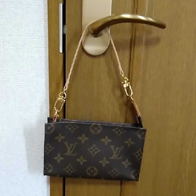 LOUIS VUITTON(ルイヴィトン)のヴィトンバケットバッグに付いてたポーチ(訳あり)　愛ザキ様専用❗ レディースのファッション小物(ポーチ)の商品写真