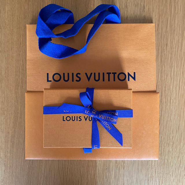 LOUIS VUITTON(ルイヴィトン)のLOUIS VUITTON x NIGO ® ポルト クレ・ダミエ モノグラム メンズのファッション小物(キーホルダー)の商品写真