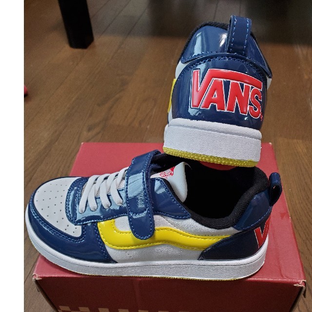 VANS(ヴァンズ)の希少カラー　新品未使用　VANS スニーカー 　V2003K　20cm キッズ/ベビー/マタニティのキッズ靴/シューズ(15cm~)(スニーカー)の商品写真