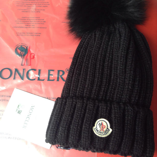 MONCLER(モンクレール)のニット 帽子 編み キャップ レディースの帽子(キャップ)の商品写真