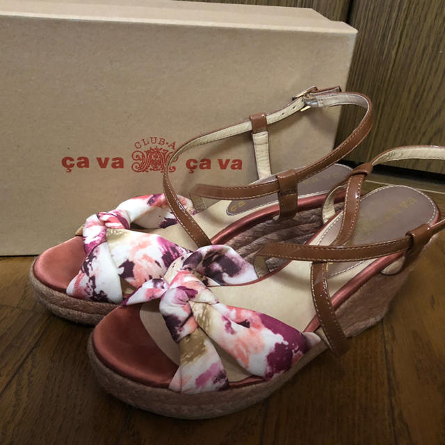 cavacava(サヴァサヴァ)のcavacava ウエッジソールサンダル レディースの靴/シューズ(ハイヒール/パンプス)の商品写真