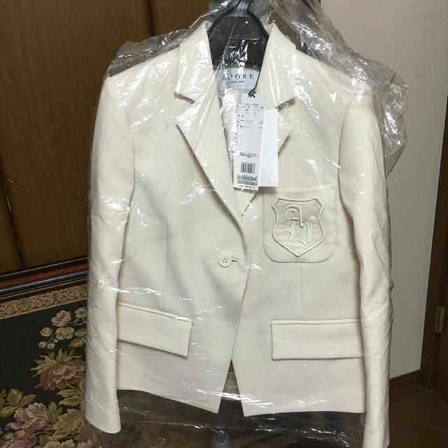 ADORE - 最終価格【新品】ADOREオフホワイトジャケットの通販 by shop｜アドーアならラクマ