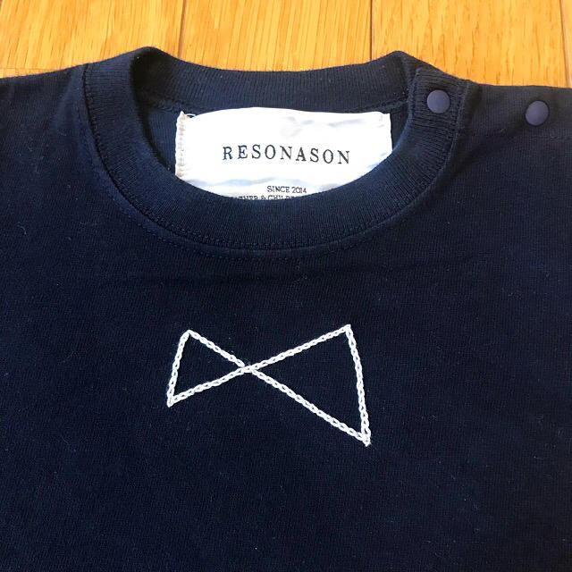 UNITED ARROWS(ユナイテッドアローズ)の送料込み★オリジナル刺繍Tシャツ ネイビー  95 男の子女の子対応 美品 キッズ/ベビー/マタニティのキッズ服男の子用(90cm~)(Tシャツ/カットソー)の商品写真