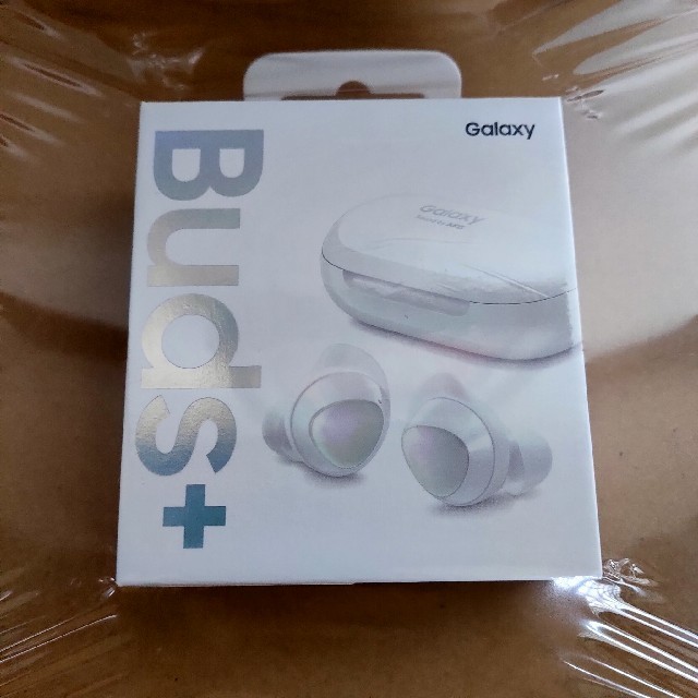 Galaxy(ギャラクシー)の【 新品未使用完全未開封】Galaxy Buds ＋ ホワイト スマホ/家電/カメラのオーディオ機器(ヘッドフォン/イヤフォン)の商品写真