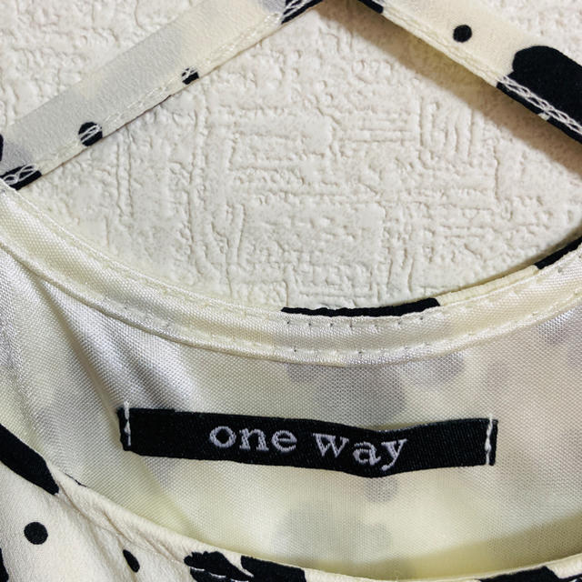 one*way(ワンウェイ)の【匿名配送】one way 花柄ワンピース レディースのワンピース(ミニワンピース)の商品写真