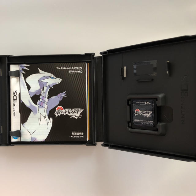 ニンテンドーDS(ニンテンドーDS)のポケットモンスターブラック DS エンタメ/ホビーのゲームソフト/ゲーム機本体(携帯用ゲームソフト)の商品写真