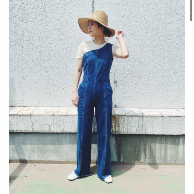 moussy(マウジー)の今季新作☆MOUSSY ONE SHOULDER DENIM JUMP SUIT レディースのパンツ(オールインワン)の商品写真