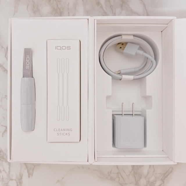 iQOS 充電器+お掃除キット セット メンズのファッション小物(タバコグッズ)の商品写真