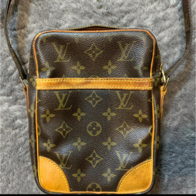 LOUIS VUITTON バック