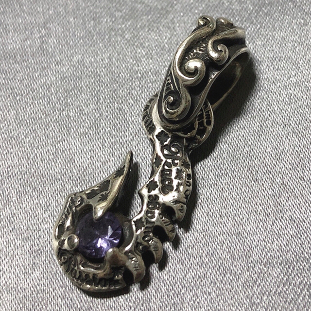 BWL Graffiti Fish Hook w/ Stoneネックレス