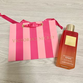 ヴィクトリアズシークレット(Victoria's Secret)のショッパー付き！ヴィクシー ボディミスト(香水(女性用))