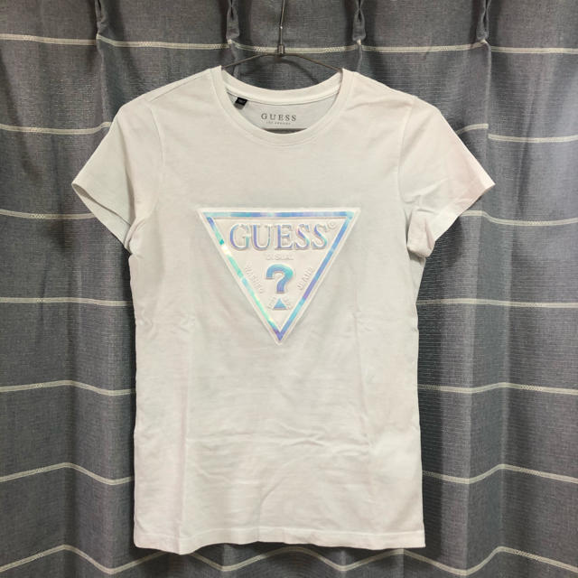 GUESS(ゲス)のTシャツ レディースのトップス(Tシャツ(半袖/袖なし))の商品写真