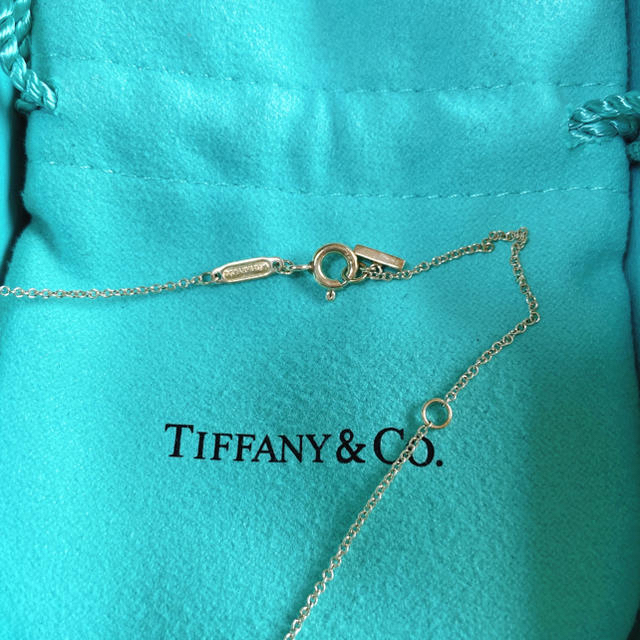 Tiffany & Co.(ティファニー)の【専用】TIFFANY 日本未発売シルバー T スマイル ネックレス レディースのアクセサリー(ネックレス)の商品写真