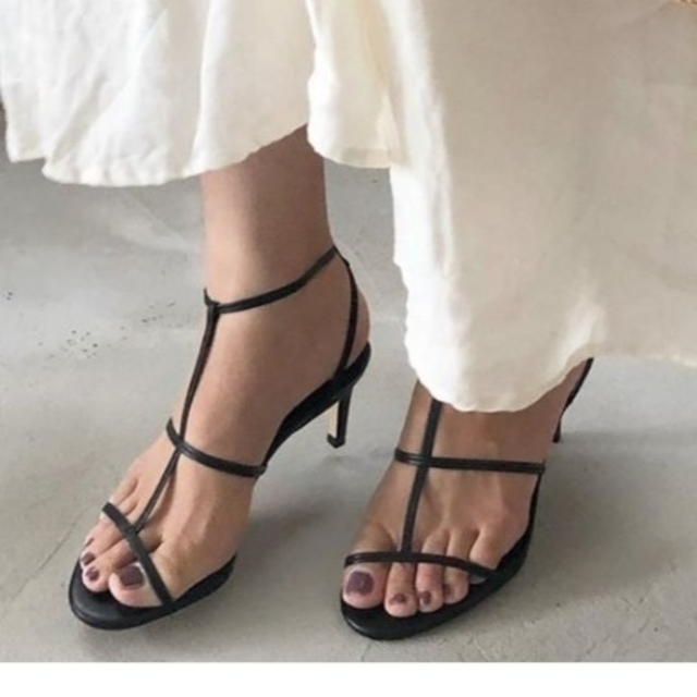 今季ブランド ZARA 新品未使用 華奢 細 ストラップサンダル 36