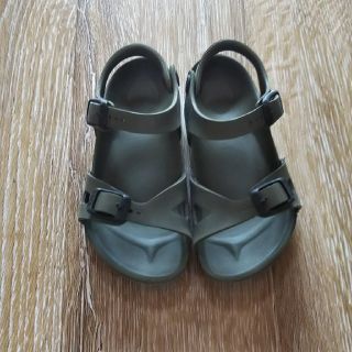 ビルケンシュトック(BIRKENSTOCK)のようまん様専用！BIRKENSTOCK キッズサンダル17(サンダル)