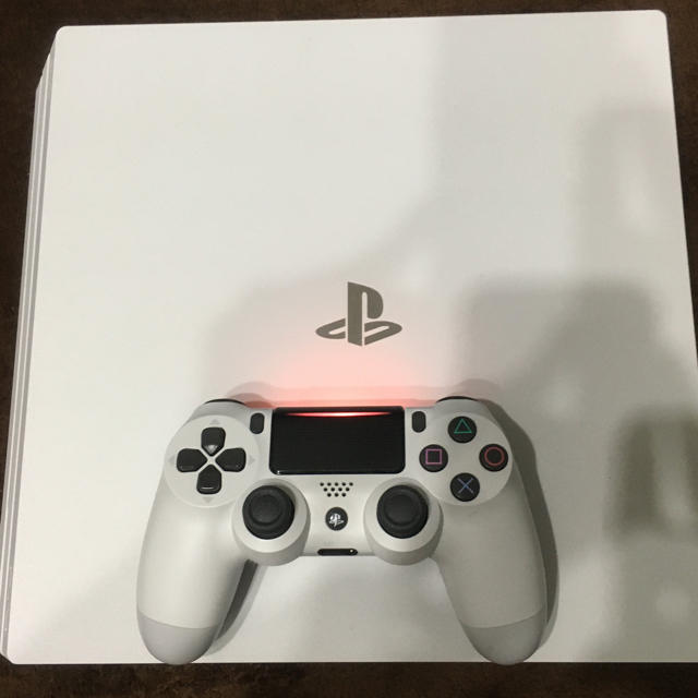 PlayStation4(プレイステーション4)のSONY PlayStation4 Pro 本体　CUH-7200BB02  エンタメ/ホビーのゲームソフト/ゲーム機本体(家庭用ゲーム機本体)の商品写真