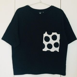 マリメッコ(marimekko)のマリメッコ×ユニクロ コラボＴシャツ 黒ドット(Tシャツ(半袖/袖なし))