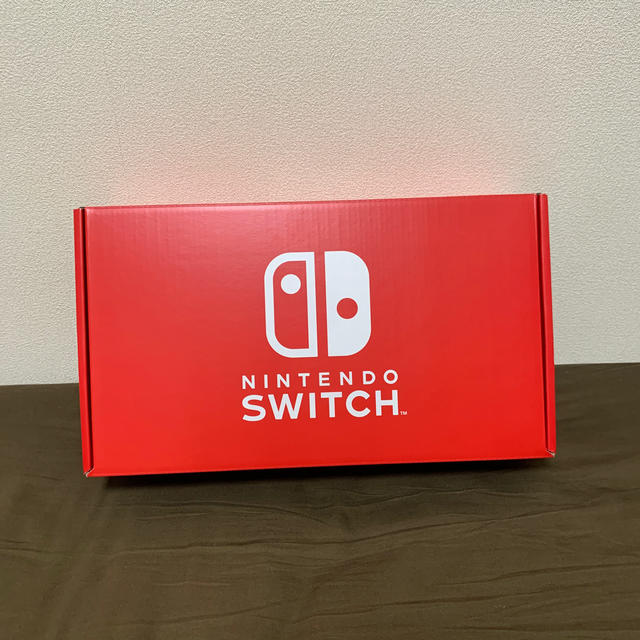 Nintendo Switch(ニンテンドースイッチ)の【超美品】Nintendo Switch コントローラー赤赤 エンタメ/ホビーのゲームソフト/ゲーム機本体(家庭用ゲーム機本体)の商品写真