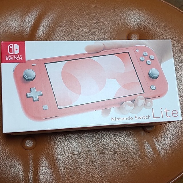 Nintendo Switch Lite コーラル