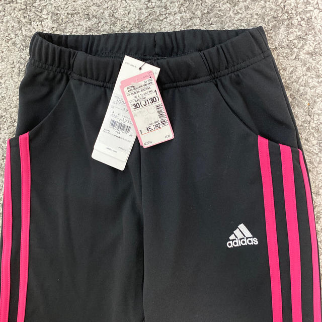 adidas(アディダス)のアディダス　スポーツパンツ　新品未使用 キッズ/ベビー/マタニティのキッズ服女の子用(90cm~)(パンツ/スパッツ)の商品写真