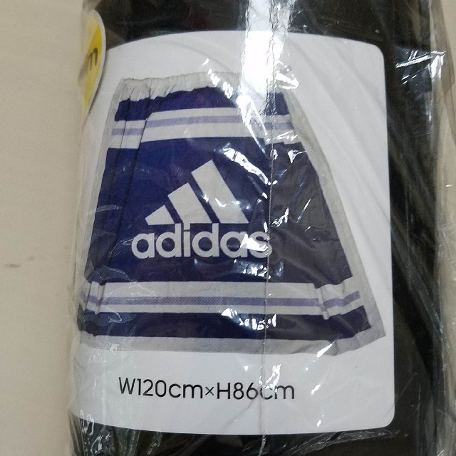 adidas(アディダス)の【新品未開封】 アディダス ラップタオル 120*86 addidas インテリア/住まい/日用品の日用品/生活雑貨/旅行(タオル/バス用品)の商品写真