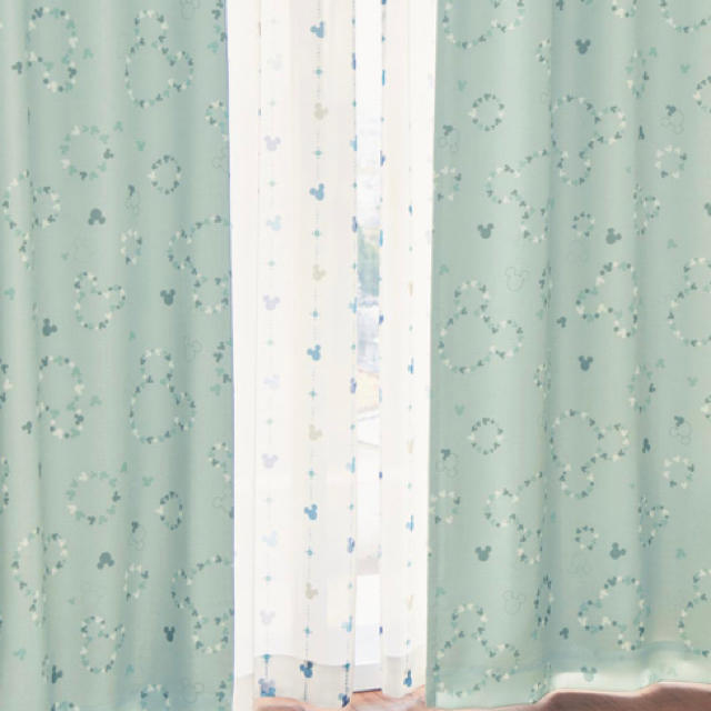 ベルメゾン(ベルメゾン)のミッキーカーテン遮光.遮熱.防音 インテリア/住まい/日用品のカーテン/ブラインド(カーテン)の商品写真