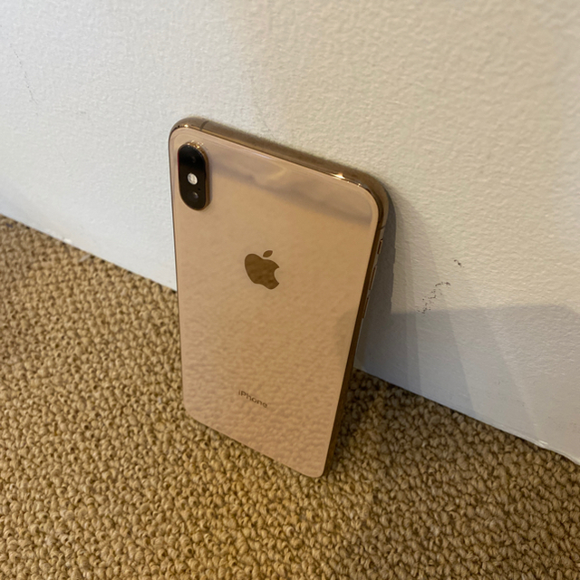 今日夜限定値下げiPhone XS MAX ゴールド　256GB docomo