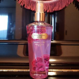 ヴィクトリアズシークレット(Victoria's Secret)のVictoria's secret ravishing love ボディミスト(香水(女性用))