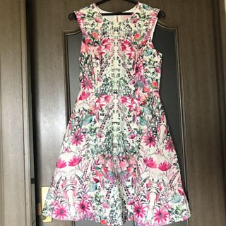 テッドベイカー(TED BAKER)のTED BEKER  花柄ワンピース(ひざ丈ワンピース)