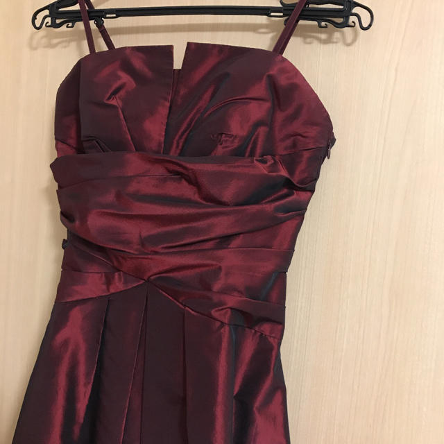 AIMER(エメ)の【お値下げ】新品タグなしジュネビビアン ドレス赤ジュニア にも レディースのフォーマル/ドレス(ロングドレス)の商品写真