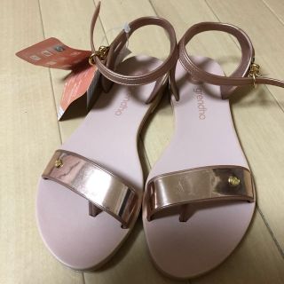 ハワイアナス(havaianas)のgrendha サンダル　7/31まで値下げ(サンダル)