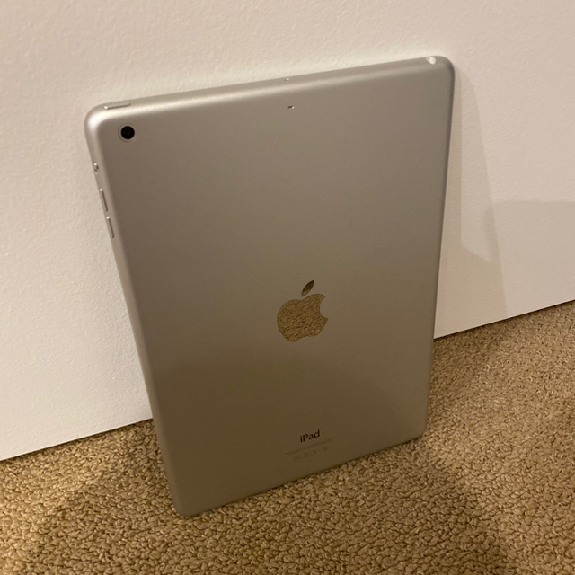 今夜限定値下げです！iPad Air シルバー　32GB wifi版