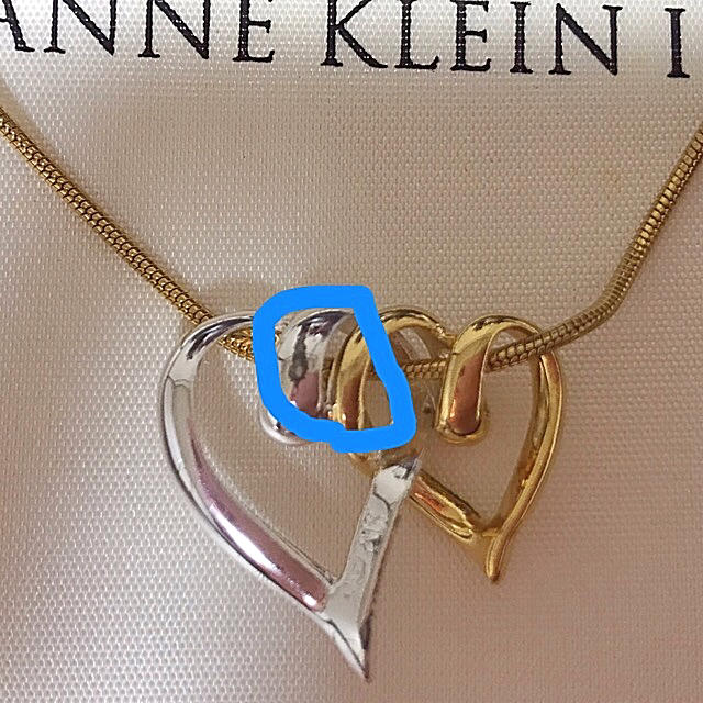 ANNE KLEIN(アンクライン)のANNE KLEIN Ⅱ ハート型ピアス 訳あり レディースのアクセサリー(ネックレス)の商品写真