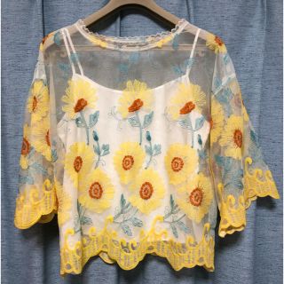 ダブルクローゼット(w closet)のシースルー花柄トップス(シャツ/ブラウス(半袖/袖なし))