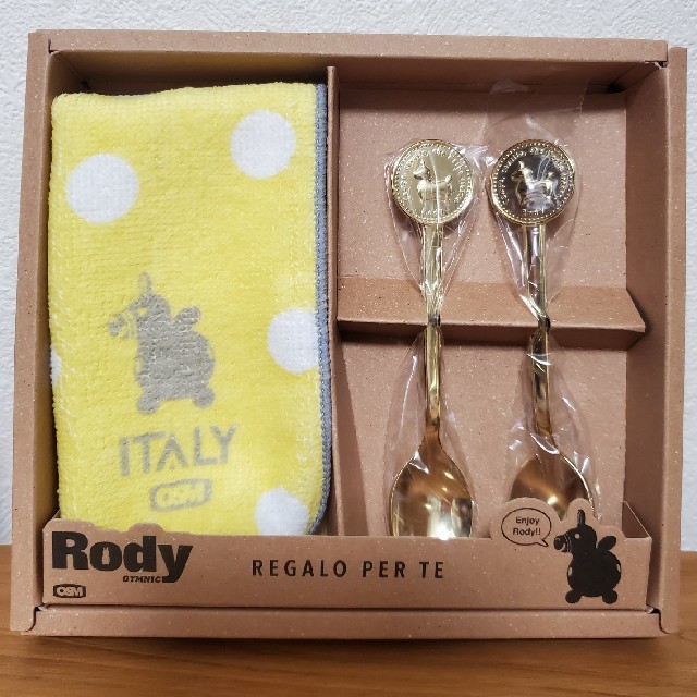 Rody(ロディ)の新品 ロディ スプーン タオルハンカチ セット rody カトラリー ハンカチ インテリア/住まい/日用品のキッチン/食器(カトラリー/箸)の商品写真