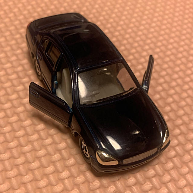 TOMMY(トミー)のTOMICA(トミカ)日産CIMA(シーマ)No.31 エンタメ/ホビーのおもちゃ/ぬいぐるみ(ミニカー)の商品写真