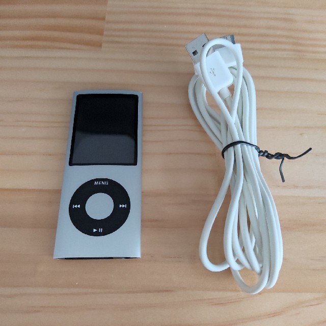Apple(アップル)のiPod nano 8GB (第4世代) シルバー スマホ/家電/カメラのオーディオ機器(ポータブルプレーヤー)の商品写真