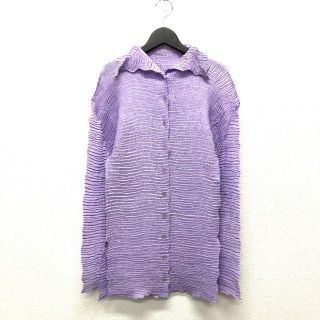 イッセイミヤケ(ISSEY MIYAKE)のISSEY MIYAKE プリーツシャツ ブラウス パープル Ｌ(シャツ/ブラウス(長袖/七分))