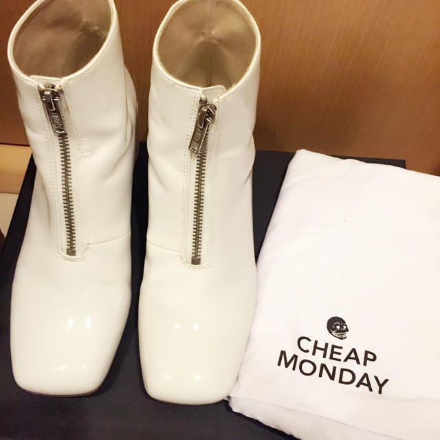 CHEAP MONDAY(チープマンデー)の特別SALE❤️C.Mスクエアブーツ❤️ レディースの靴/シューズ(ブーツ)の商品写真