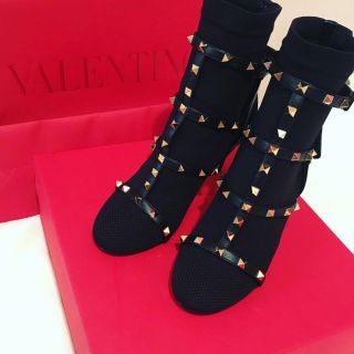 ヴァレンティノ(VALENTINO)のVALENTINO ショートブーツ(ブーツ)