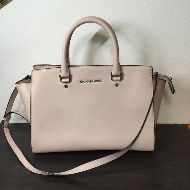 マイケルコースMICHAEL KORS ハンドバッグ/ショルダーバッグ