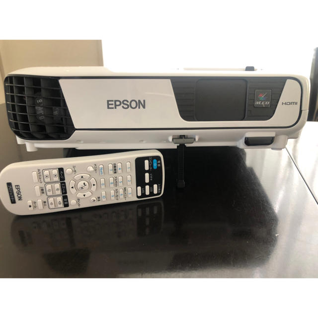 EPSON 【値下げ】EPSON プロジェクター EB-S31 3200lm ほぼ新品の通販 by BabySmile's shop｜エプソン ならラクマ