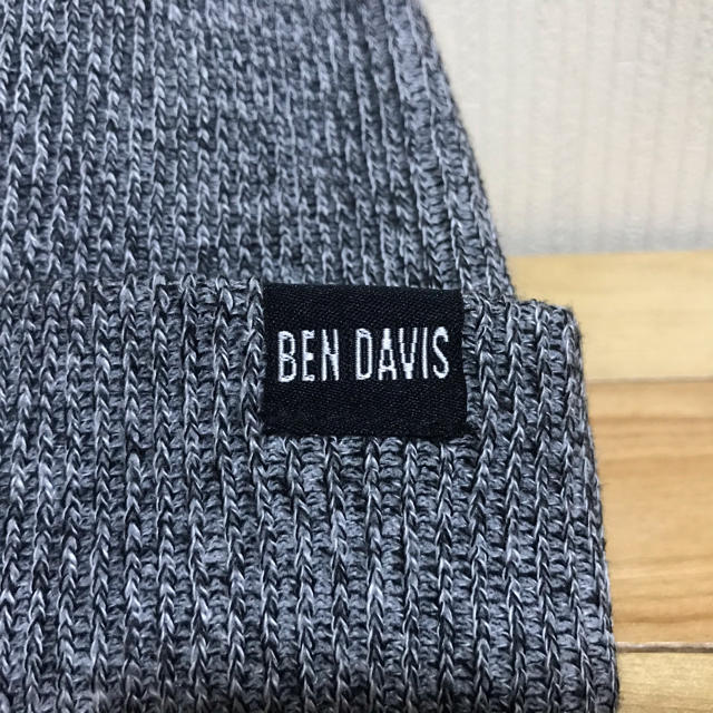 BEN DAVIS(ベンデイビス)のBen Davis ベン　デイビス　ニット帽グレー　送料無料　新品未使用 メンズの帽子(ニット帽/ビーニー)の商品写真